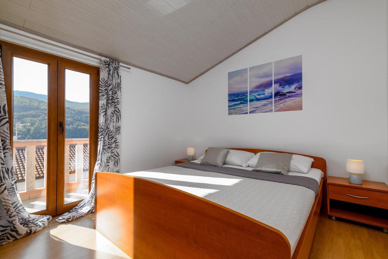Apartments By The Sea Duga Luka - Prtlog, Labin - 2335 Экстерьер фото